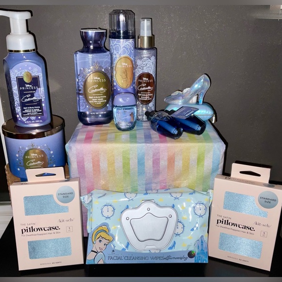 Disney Cinderella Princess Bath and Body Set - Picture 2 of 13